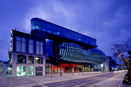 Kunsthaus Graz – The “Friendly Alien” by Peter Cook & Colin Fournier