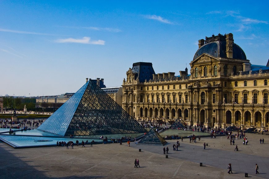 The-Louvre-museum-Paris-main-court-01.jpg