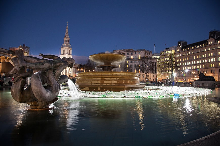 luzinterruptus-trafalgar square-03b
