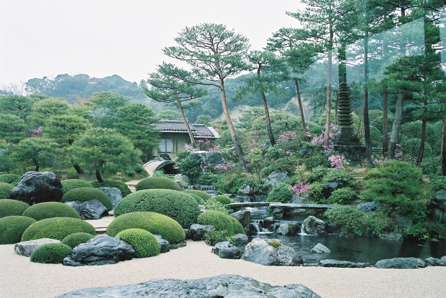 Adachi-museum-of-Art-garden-Japan-photo-kate-Nevens-Flickr