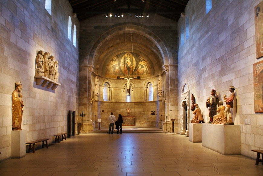MET-Cloisters-museum-New-York-Fuentidueña-Chapel