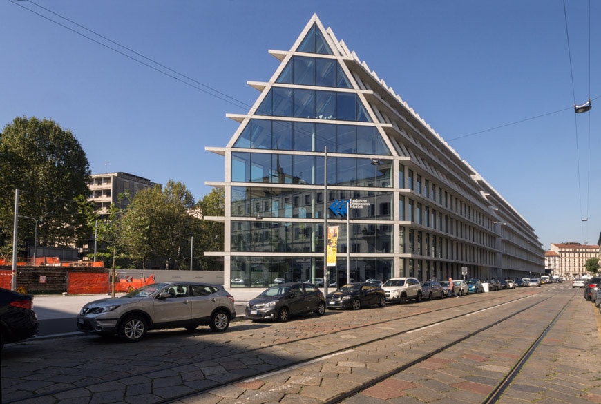 Feltrinelli Porta Volta Milan Herzog & de Meuron exterior 07 Inexhibit