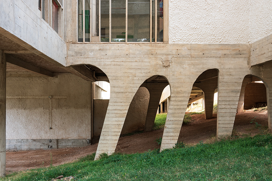 Sainte Marie de La Tourette Convent by Le Corbusier, Bianchini, exterior 03