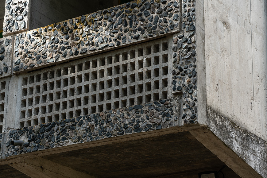 Sainte Marie de La Tourette Convent by Le Corbusier, balcony parapet Bianchini