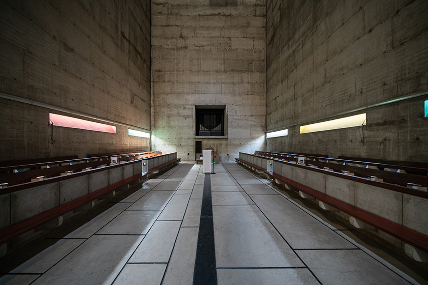 Sainte Marie de La Tourette Convent by Le Corbusier, church, interior 05 Bianchini
